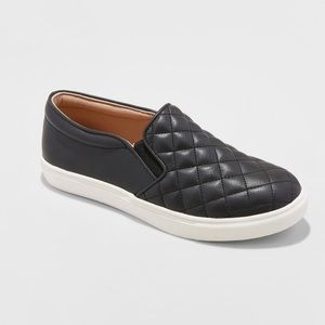 Women’s Black slide on sneakers